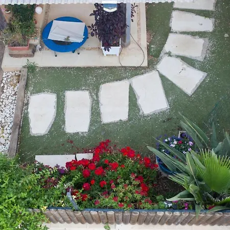 צימר רומנטי ואיכותי בפרדס חנה La Baita Exterior photo