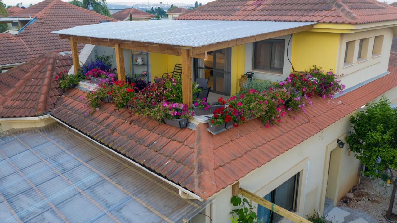 Apartment רומנטי ואיכותי בפרדס חנה La *